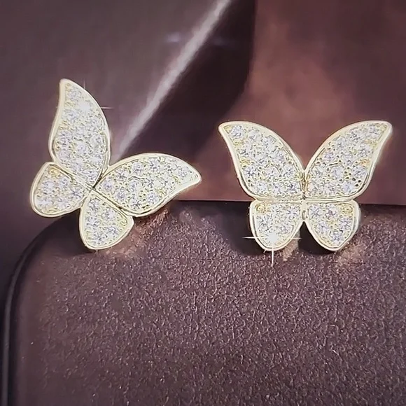 Gold tone butterfly earrings - Picture 3 of 4